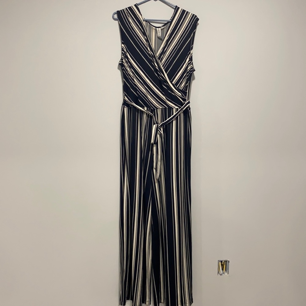 Stripe navy romper